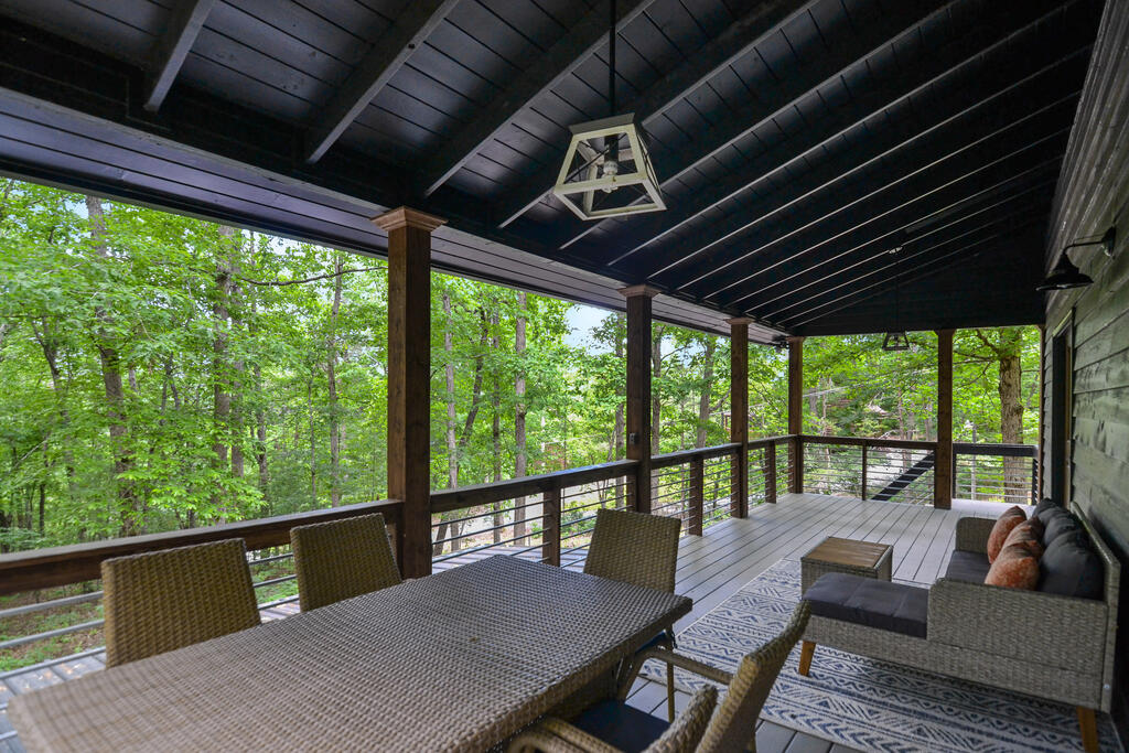 136 Fox Run Drive Property Photo 35