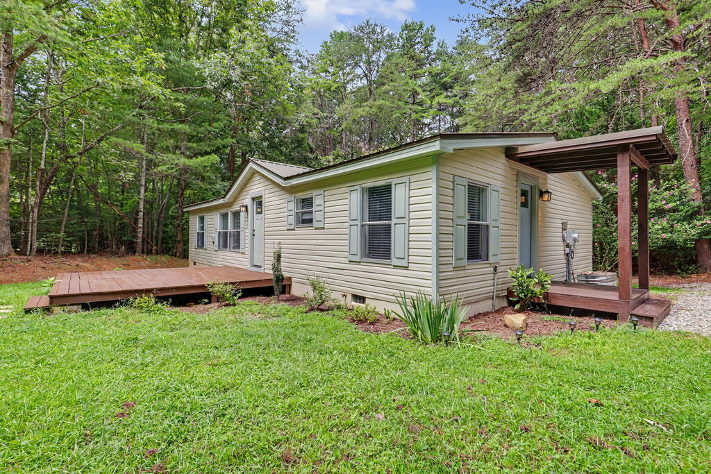 85 Popular Drive Property Photo 1