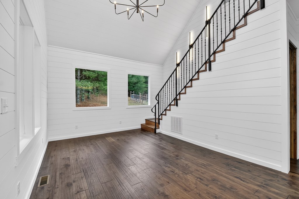 1772 River Road Property Photo 8