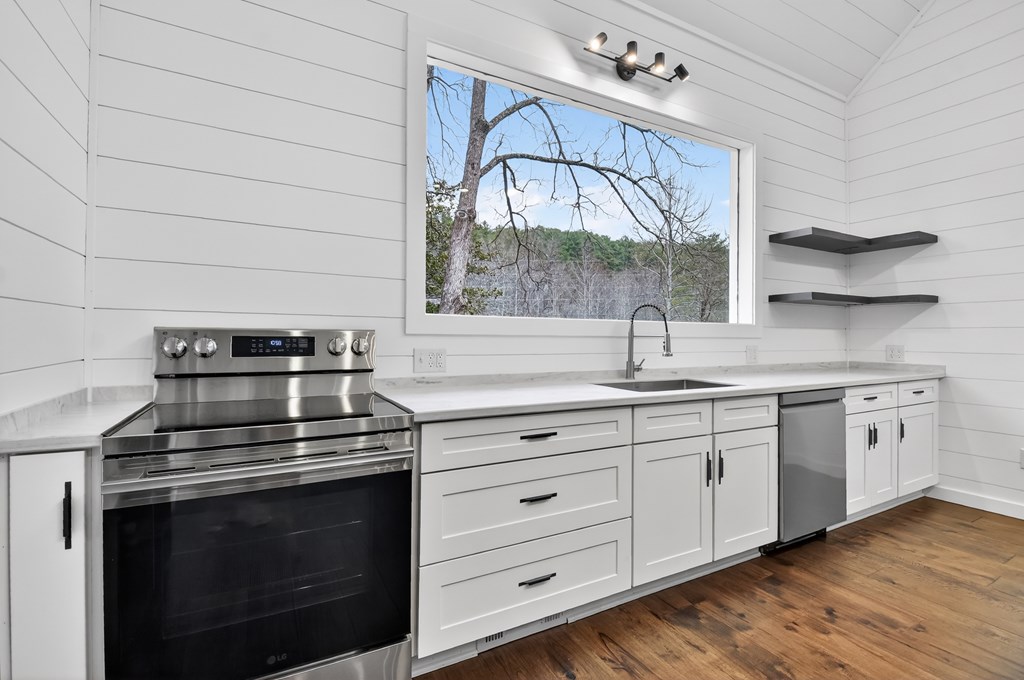 1772 River Road Property Photo 11