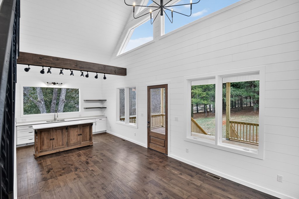 1772 River Road Property Photo 14
