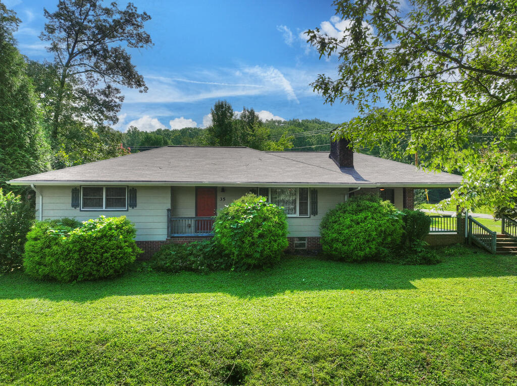 35 E Thomas Road Property Photo 1