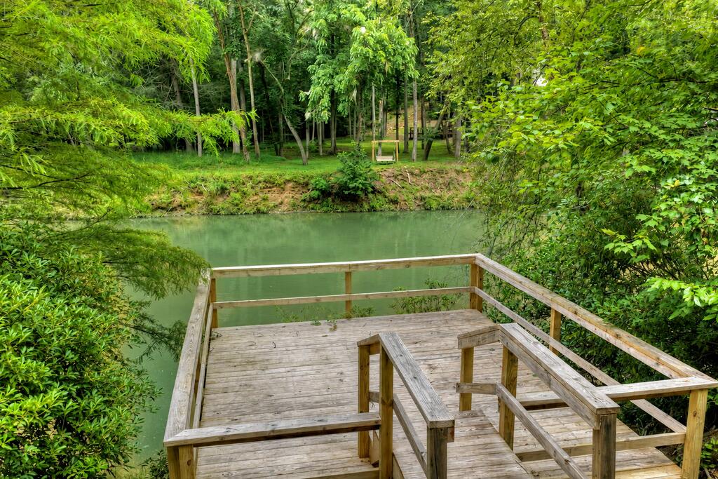 400 Matrix Circle Property Photo 4
