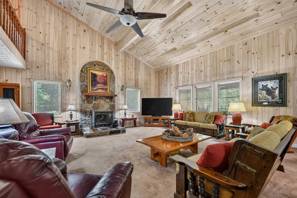 400 Matrix Circle Property Photo 7
