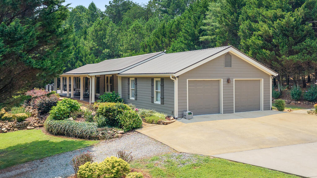 2064 Knight Road Property Photo 2