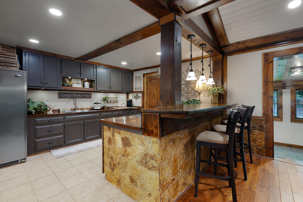 2064 Knight Road Property Photo 15
