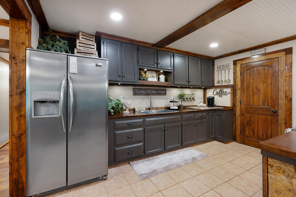 2064 Knight Road Property Photo 17