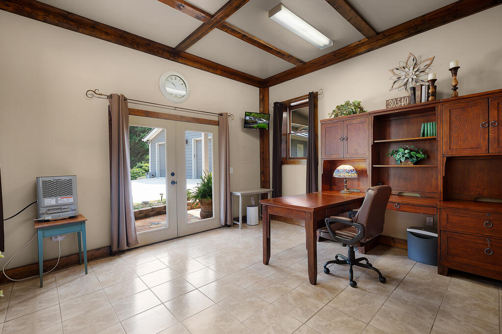 2064 Knight Road Property Photo 54