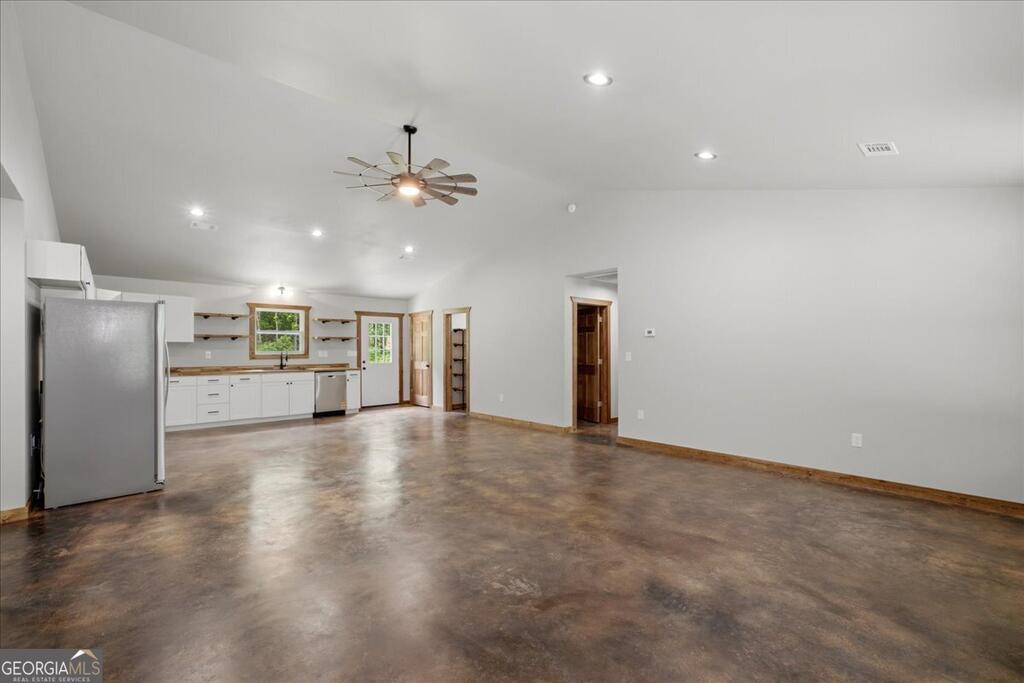 65 Bay Ct Property Photo 17