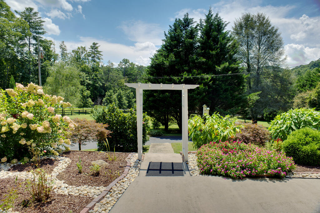 1211 Scenic Drive Property Photo 5