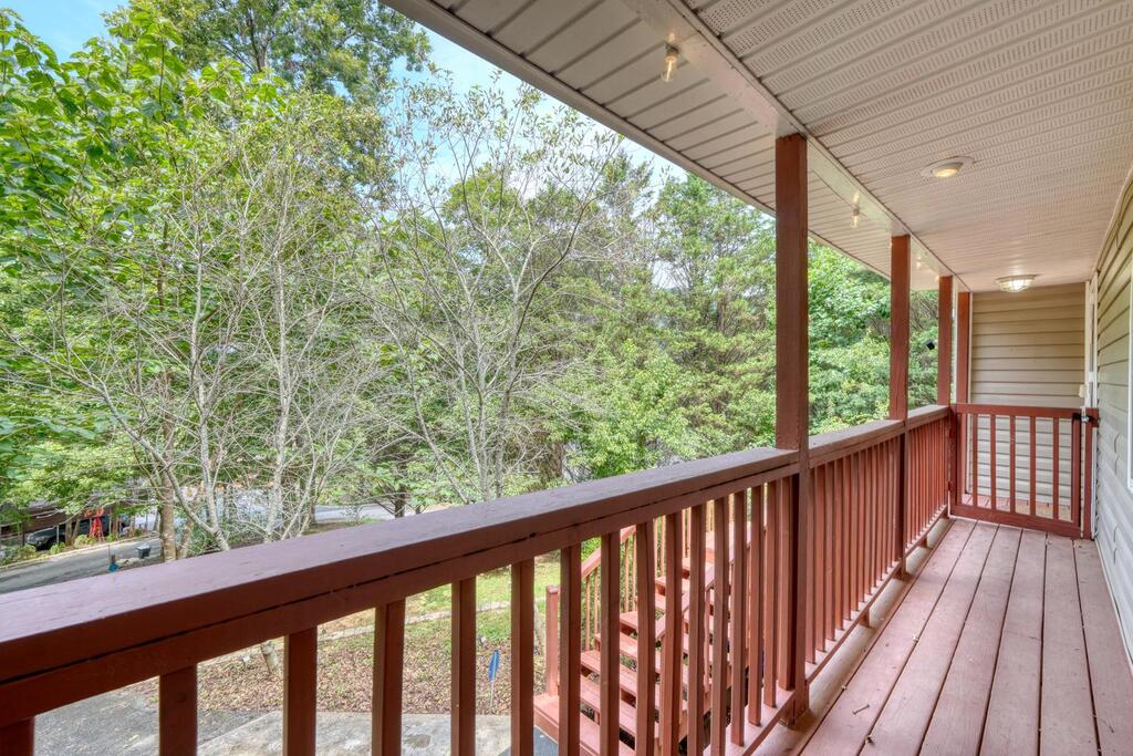 557 Grayce Lane Property Photo 6