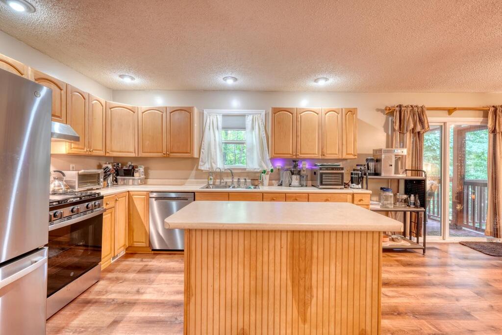 557 Grayce Lane Property Photo 14
