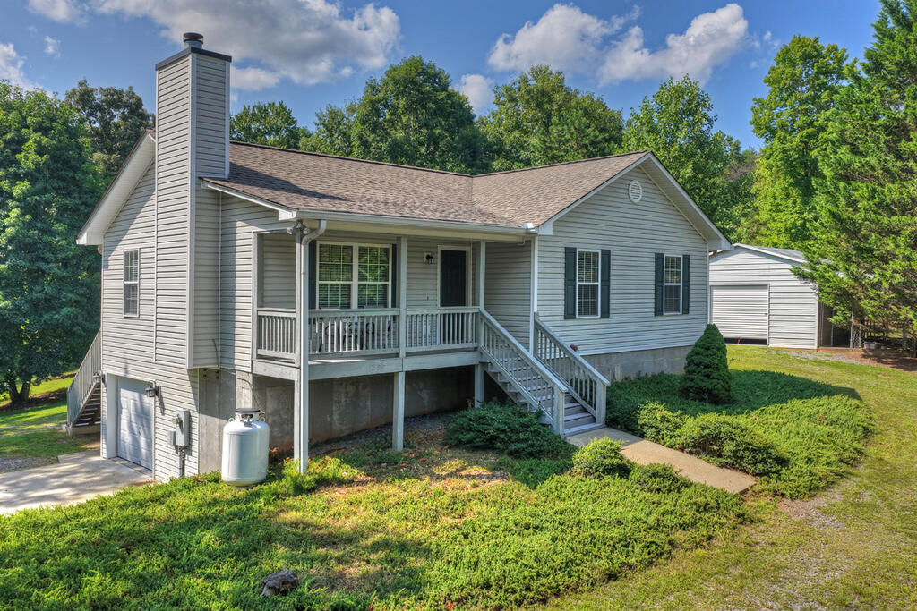 96 Creekside Drive Property Photo 1