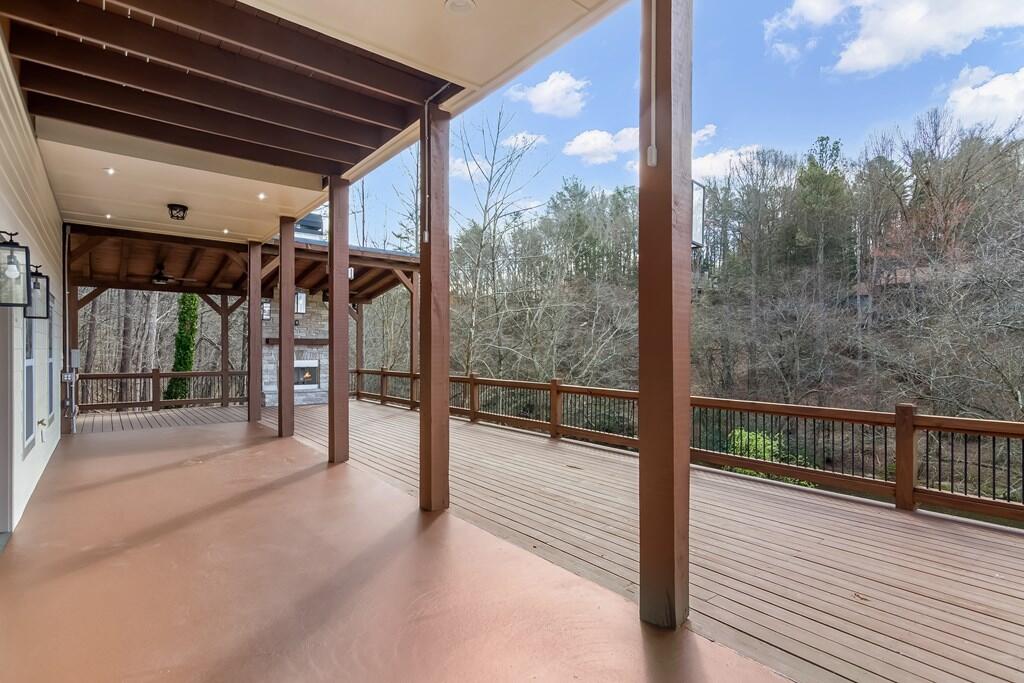 105 Riveredge Drive Property Photo 44