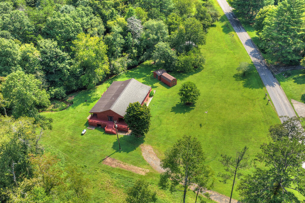 1792 Wolf Creek Road Property Photo 4