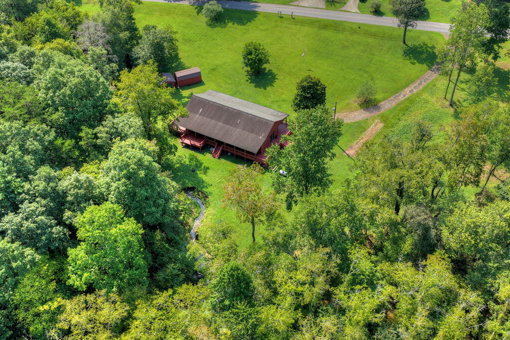 1792 Wolf Creek Road Property Photo 5