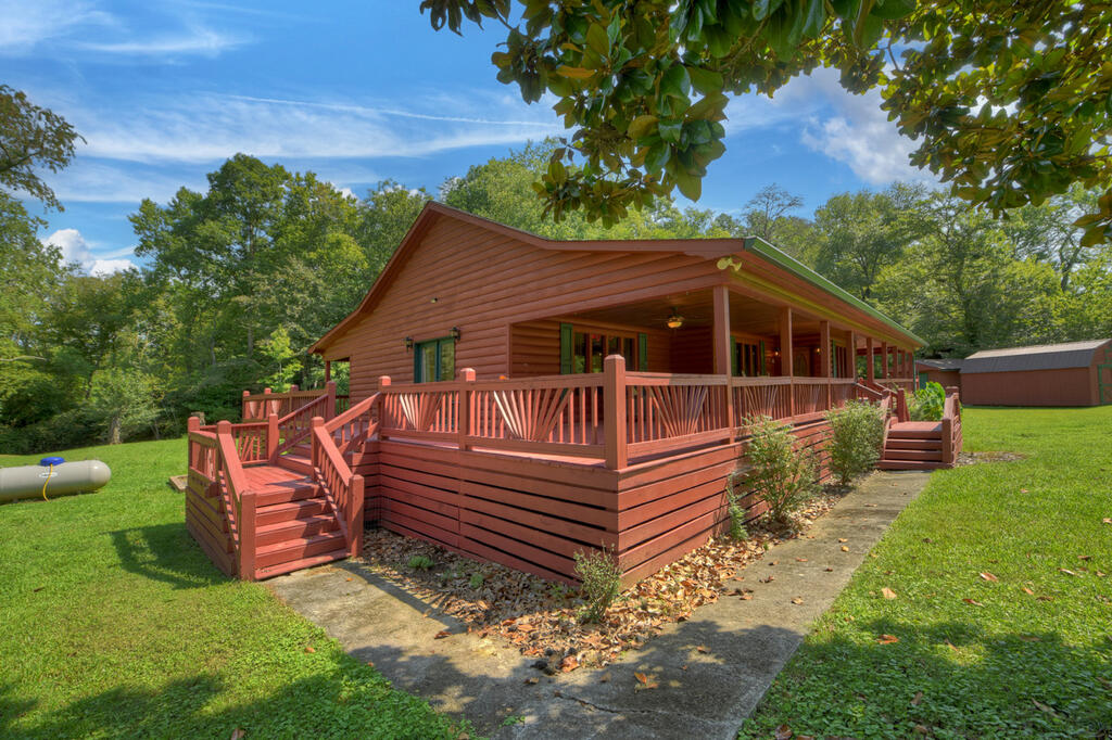 1792 Wolf Creek Road Property Photo 8
