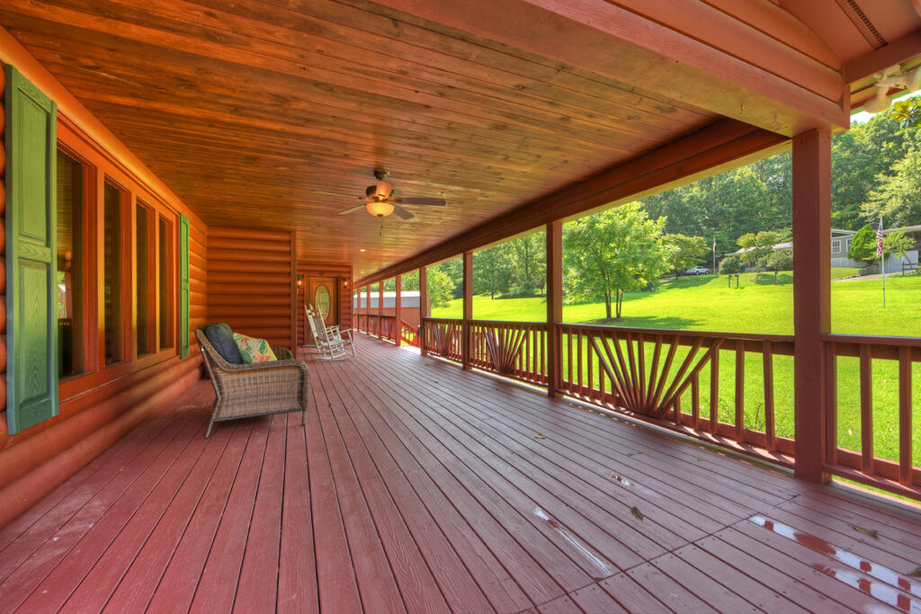 1792 Wolf Creek Road Property Photo 9