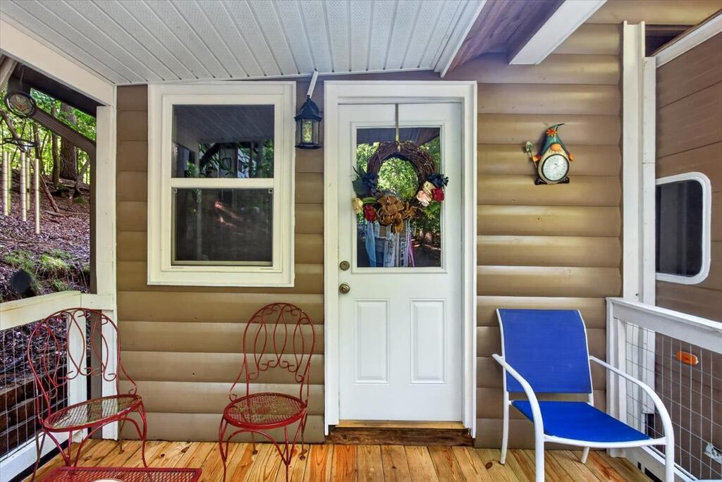 190 26th Street Property Photo 1