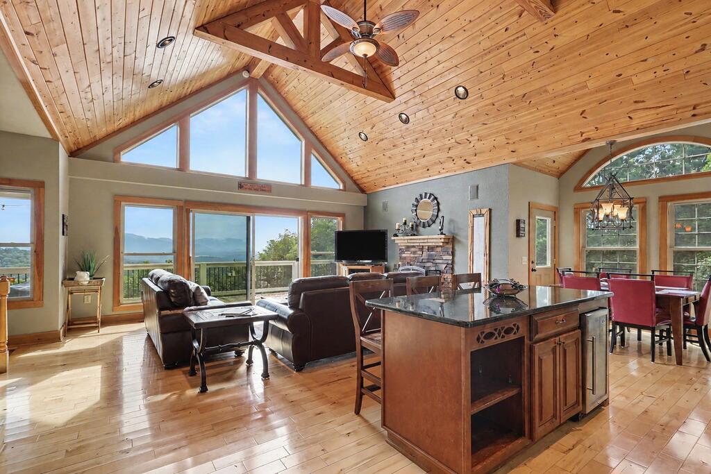 575 Longview Drive Property Photo 3