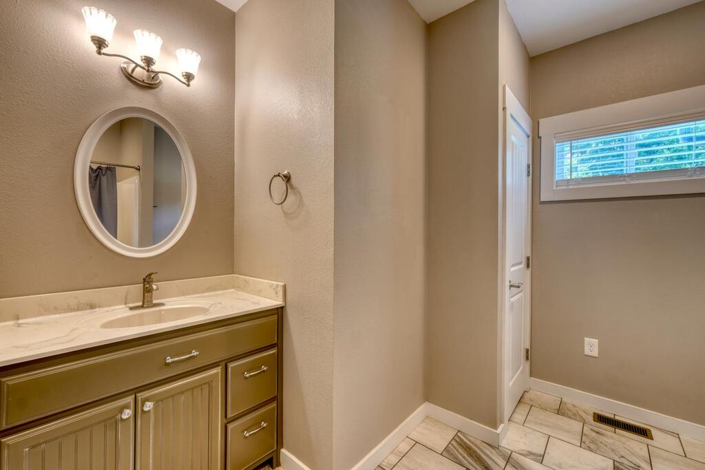 192 Flowers Drive Property Photo 26