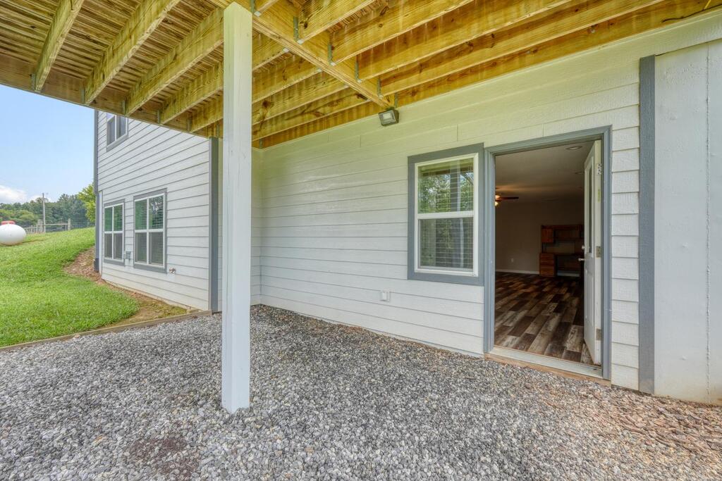 192 Flowers Drive Property Photo 45
