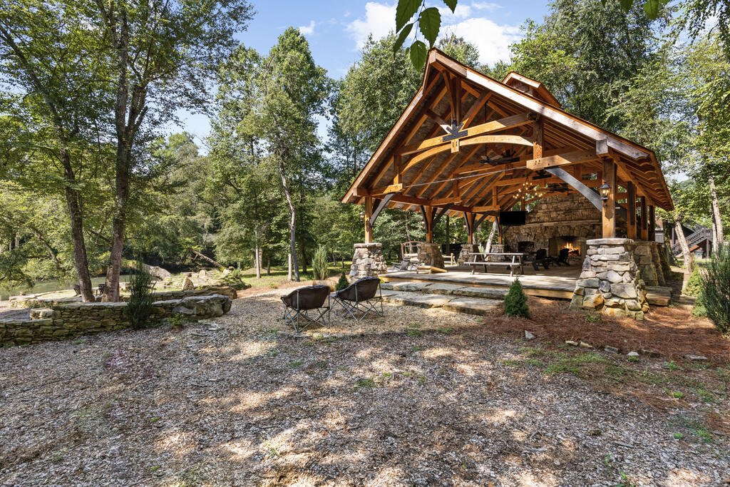 2 Weymans Way Property Photo 21