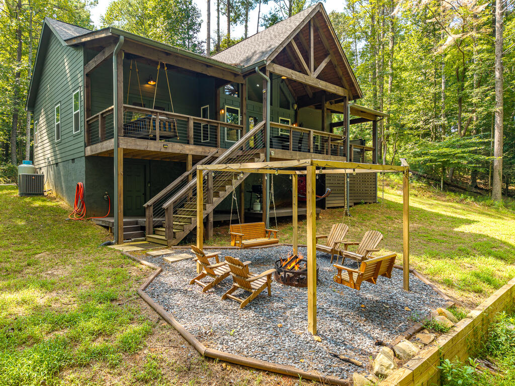 152 Springwater Court Property Photo 3