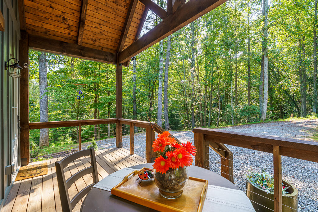152 Springwater Court Property Photo 8