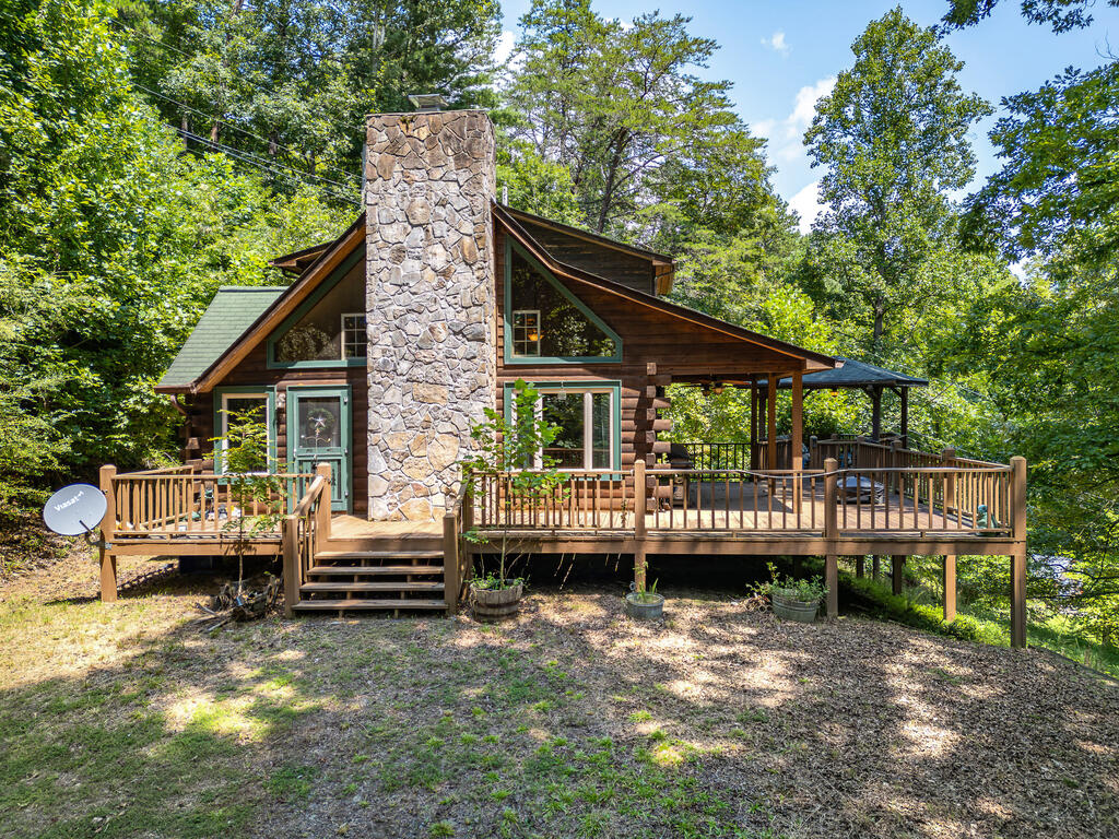 525 Beaver Ridge Road Property Photo 1