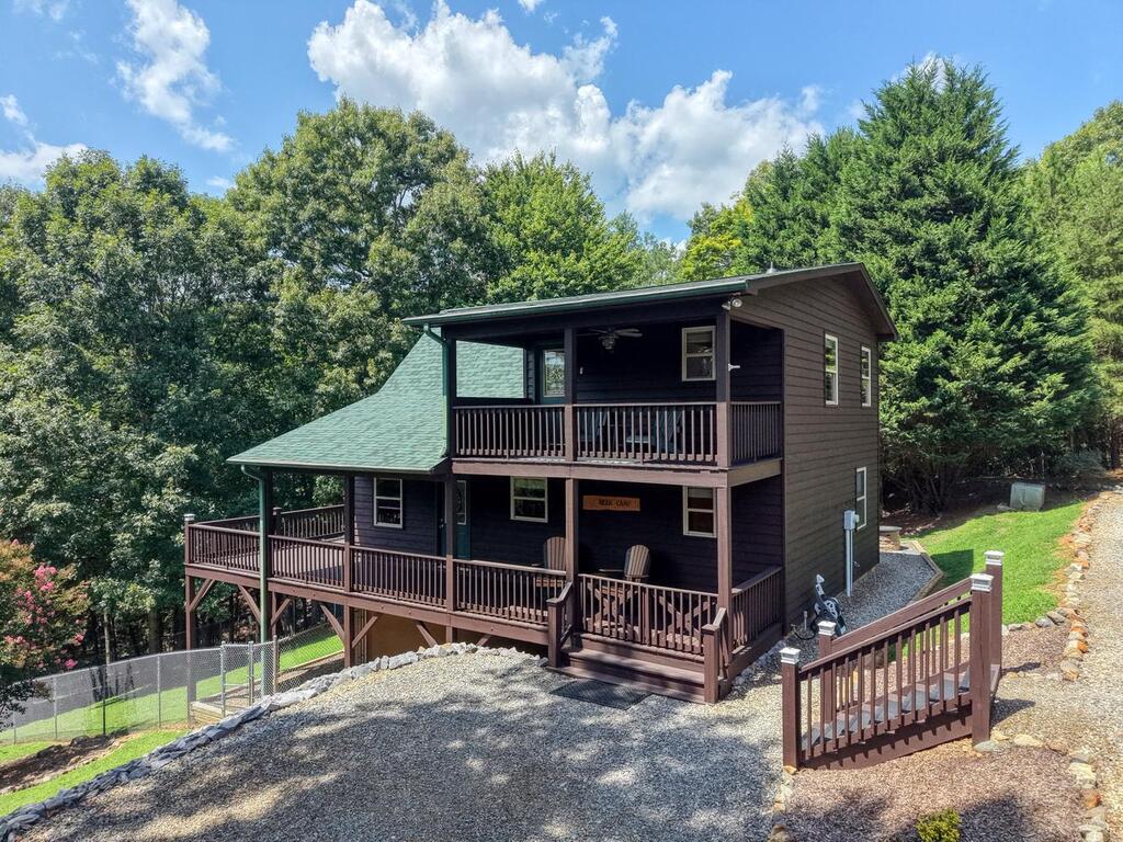 143 Lawrence Drive Property Photo 2