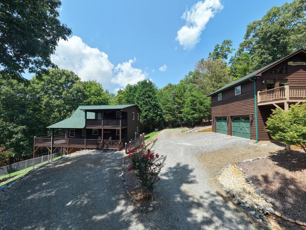 143 Lawrence Drive Property Photo 3
