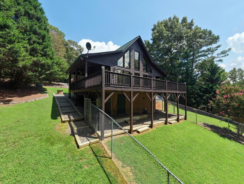 143 Lawrence Drive Property Photo 7