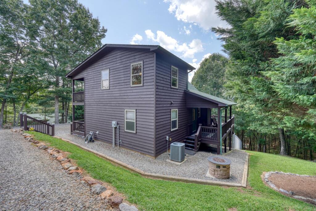 143 Lawrence Drive Property Photo 8