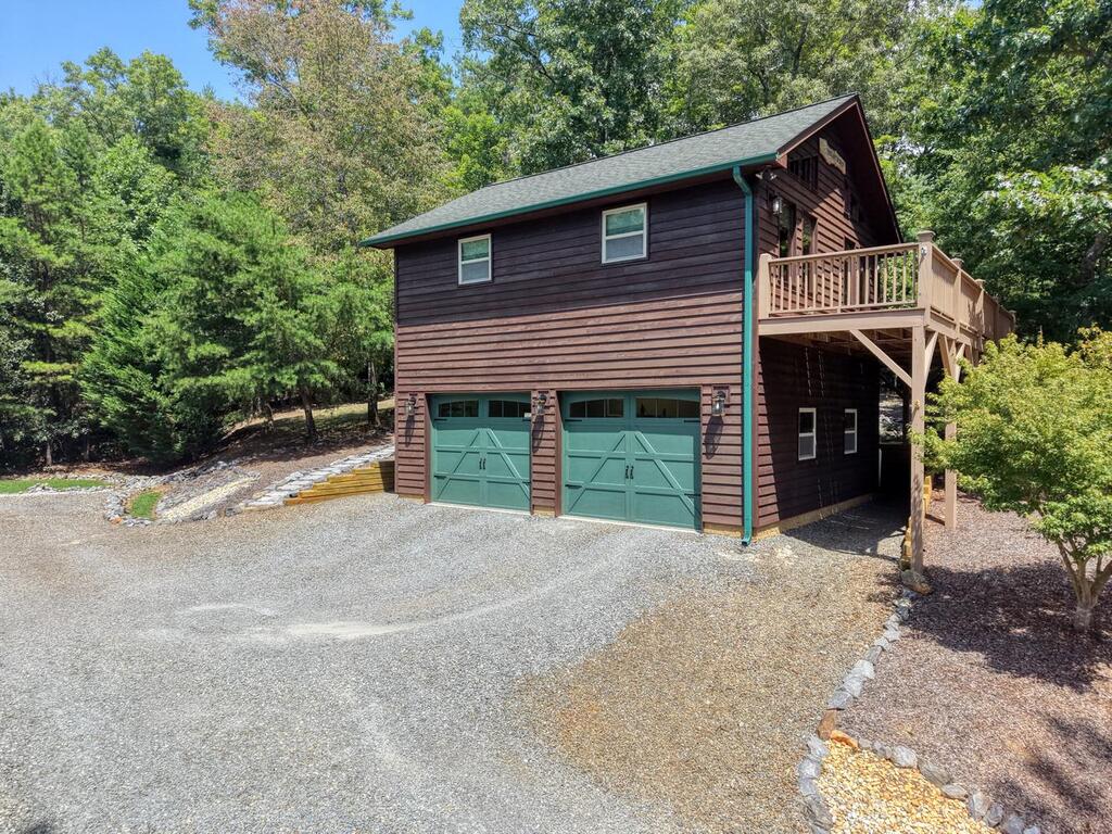 143 Lawrence Drive Property Photo 10