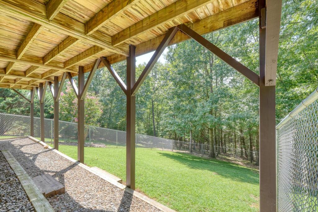 143 Lawrence Drive Property Photo 43