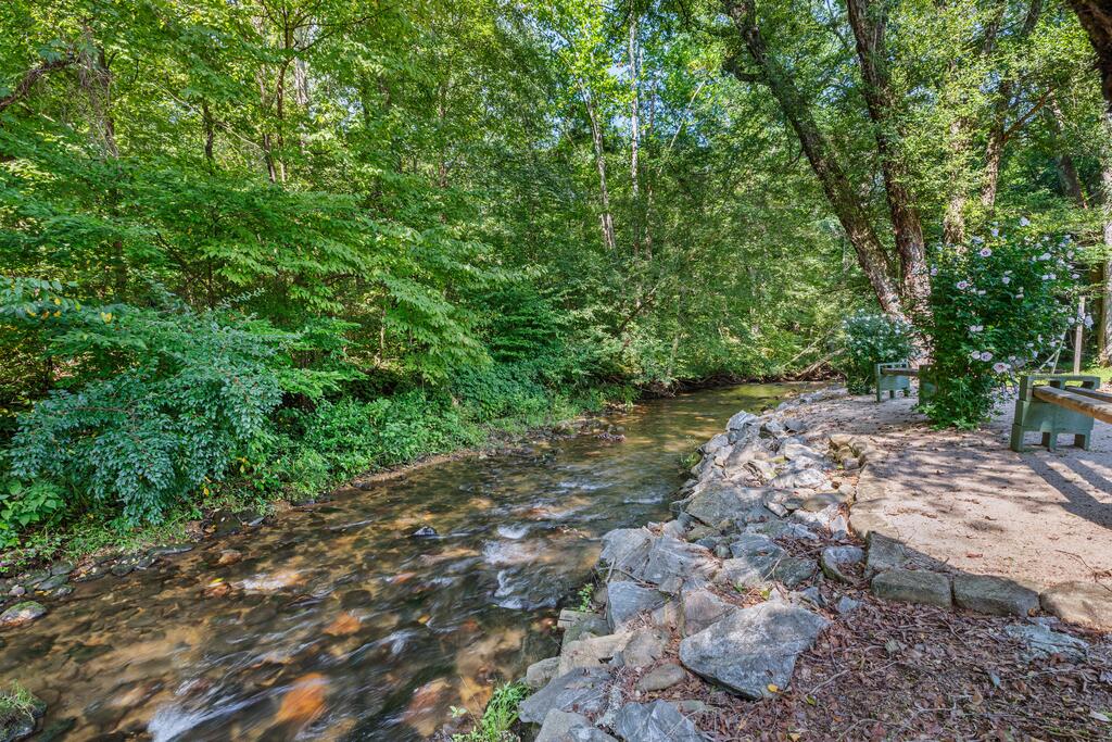 4036 Nowland Road Property Photo 8