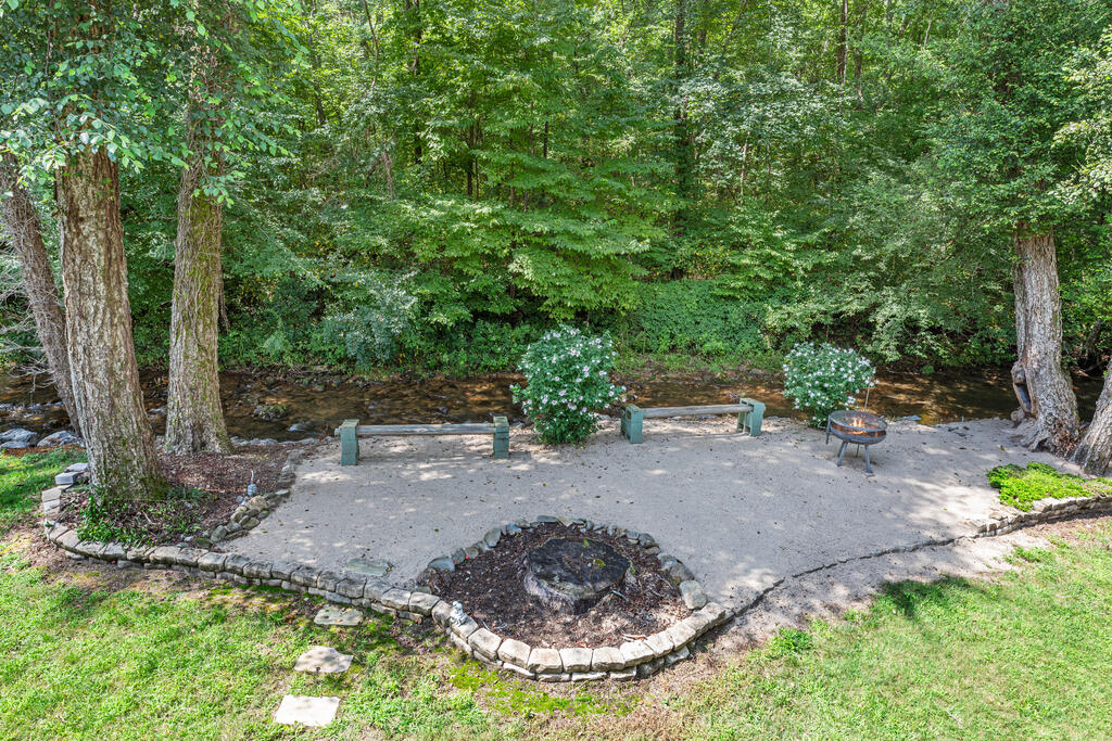 4036 Nowland Road Property Photo 12