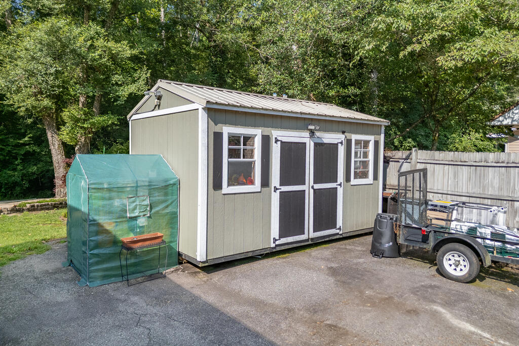 4036 Nowland Road Property Photo 13