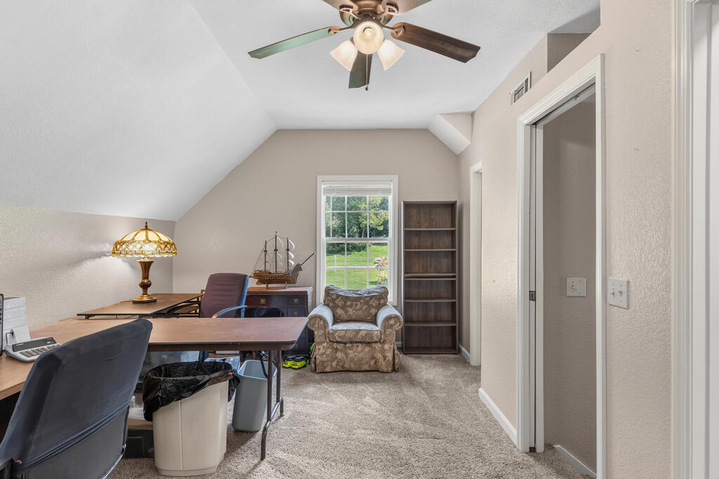 4036 Nowland Road Property Photo 45