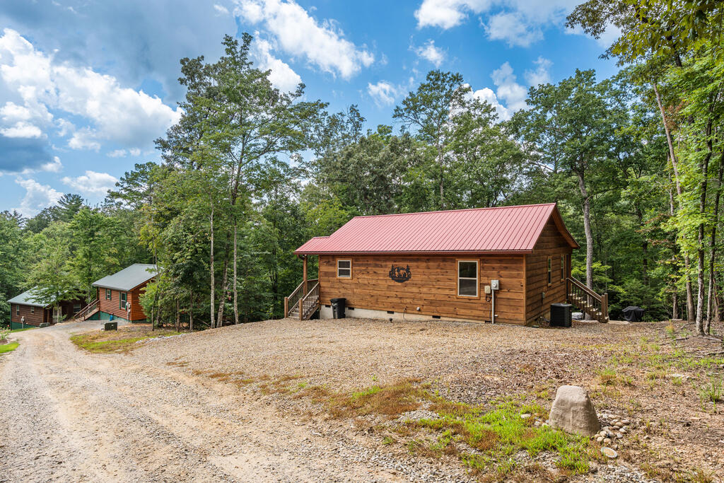 26 Carrolls Ridge Property Photo 4