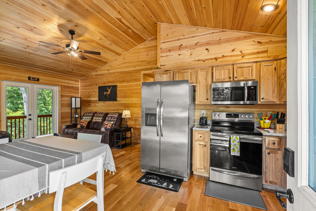 26 Carrolls Ridge Property Photo 8