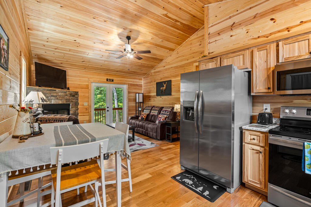 26 Carrolls Ridge Property Photo 10
