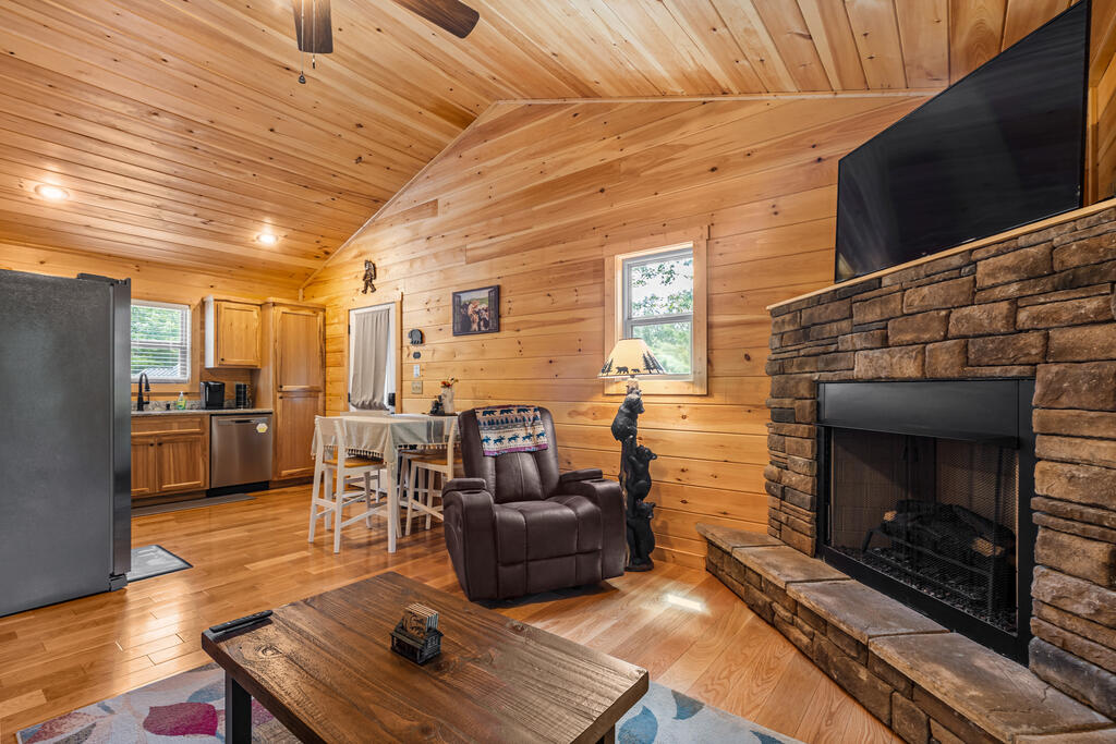26 Carrolls Ridge Property Photo 13