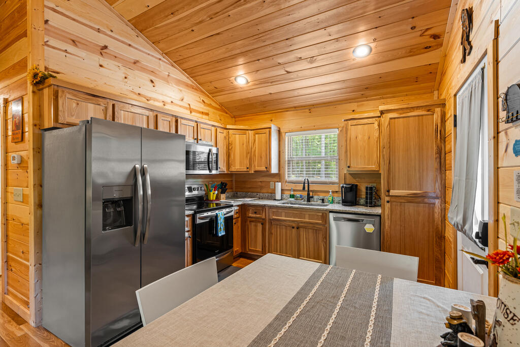 26 Carrolls Ridge Property Photo 14