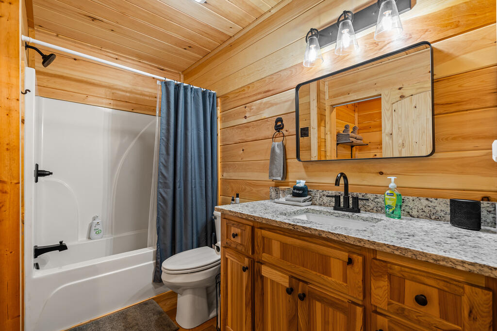 26 Carrolls Ridge Property Photo 16