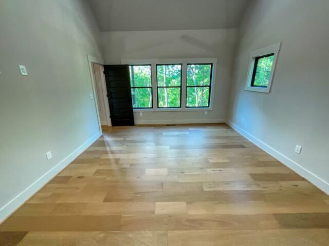 302 Lower Creek Trail Property Photo 24