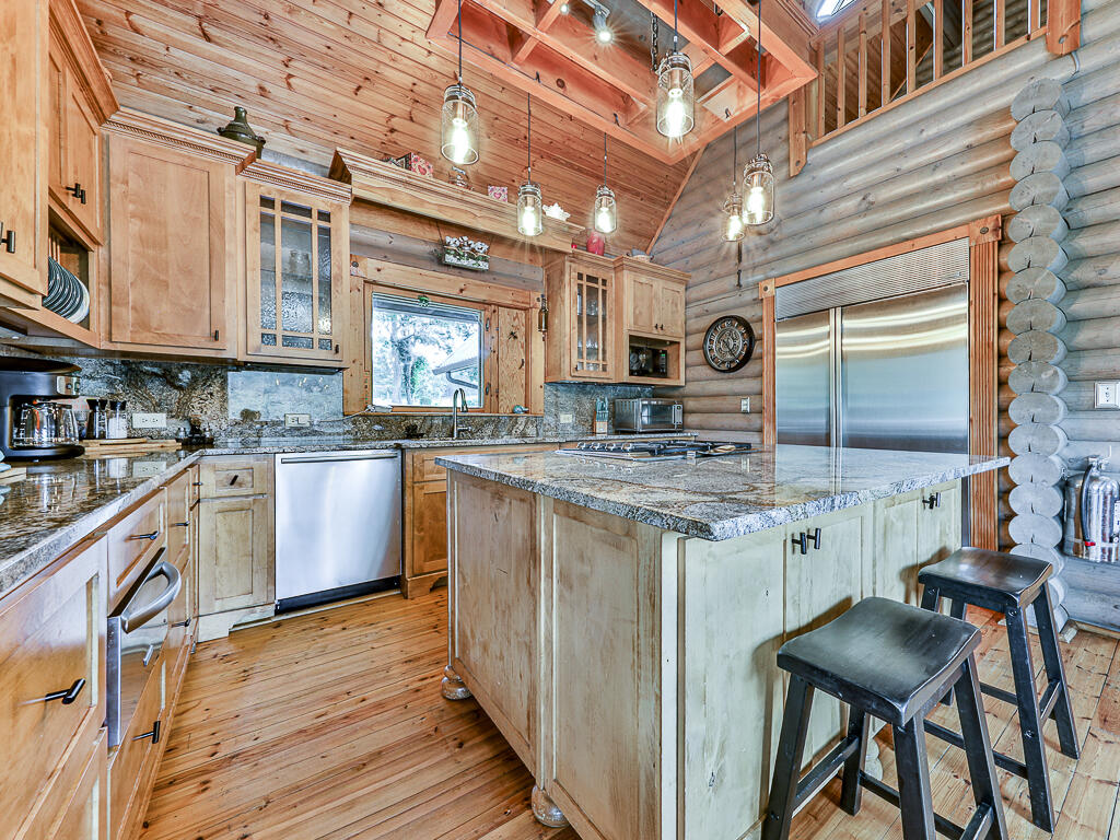 201 Mountainside Parkway Property Photo 12