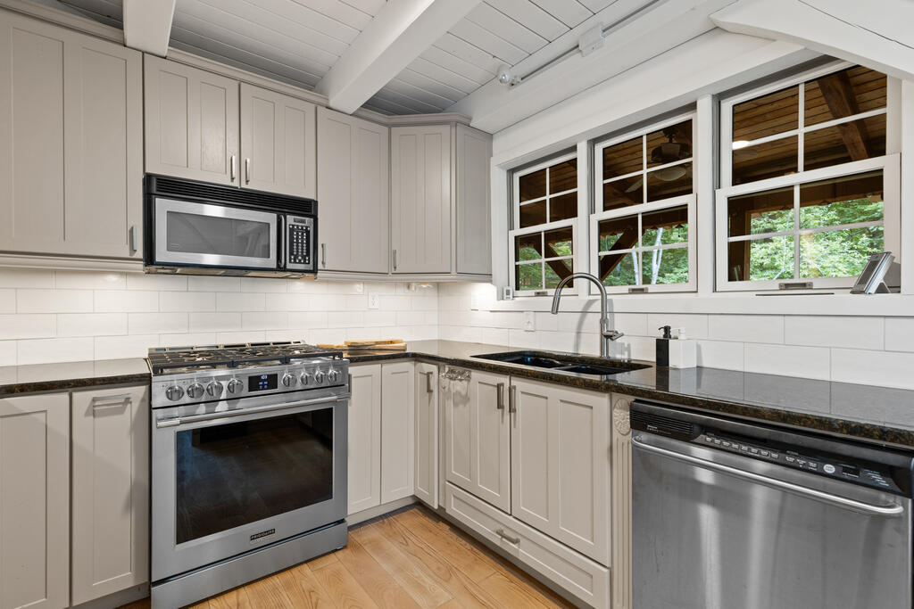 281 Pine Cone Road Property Photo 10