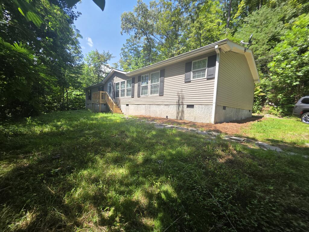 1985 Andrews Road Property Photo 1